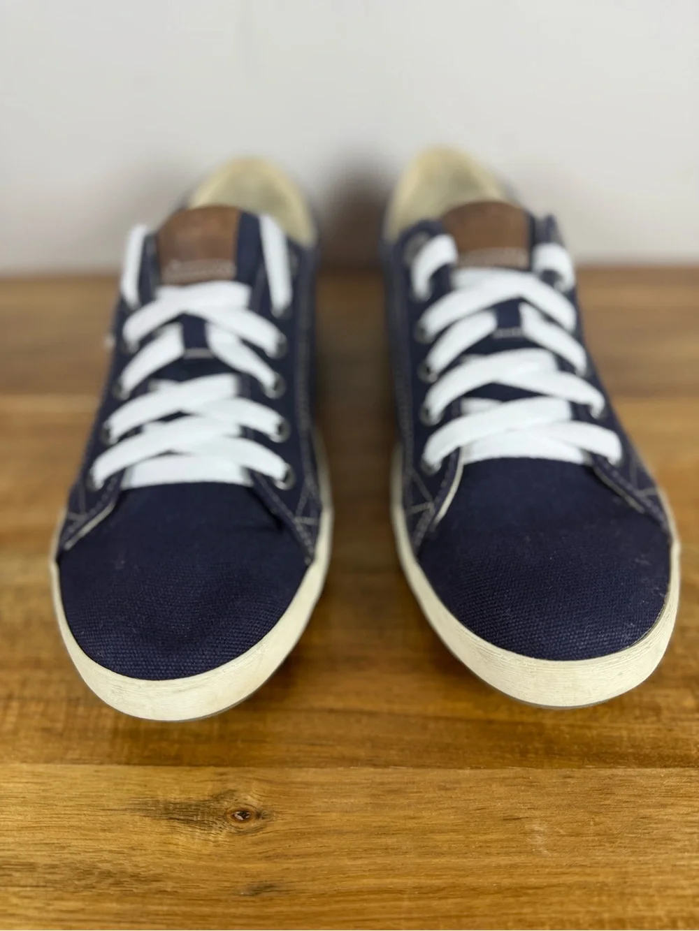 Taos Star Burst Dark Blue Canvas Lace Up Sneakers Size 8